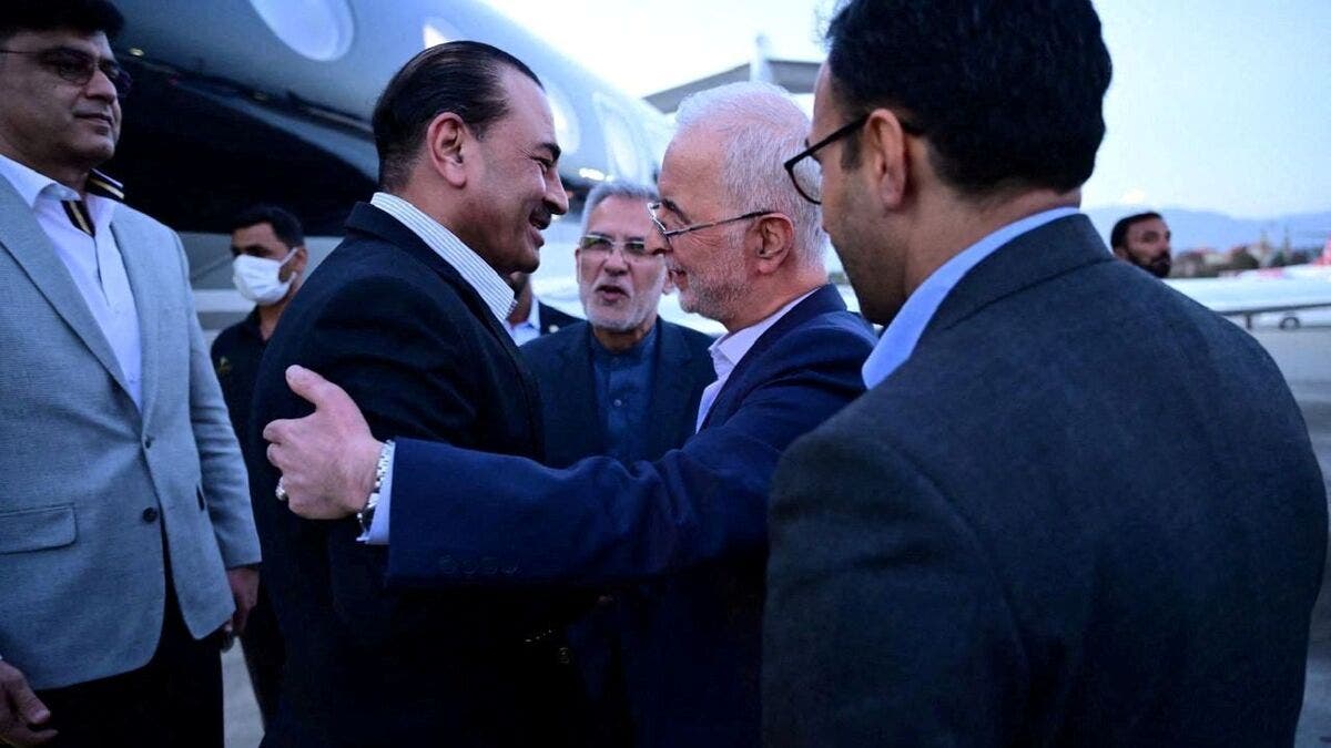 قائد الجيش الباكستاني يلتقي وزير داخلية إيران في إسلام آباد
