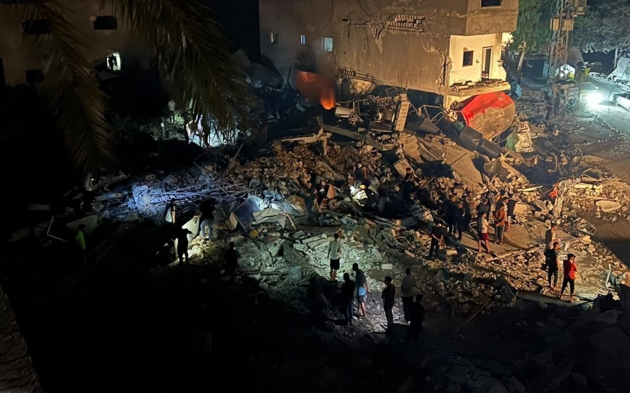 شاهدl تصعيد متواصل: 4 شهداء ومصابون في غارات الاحتلال على غزة