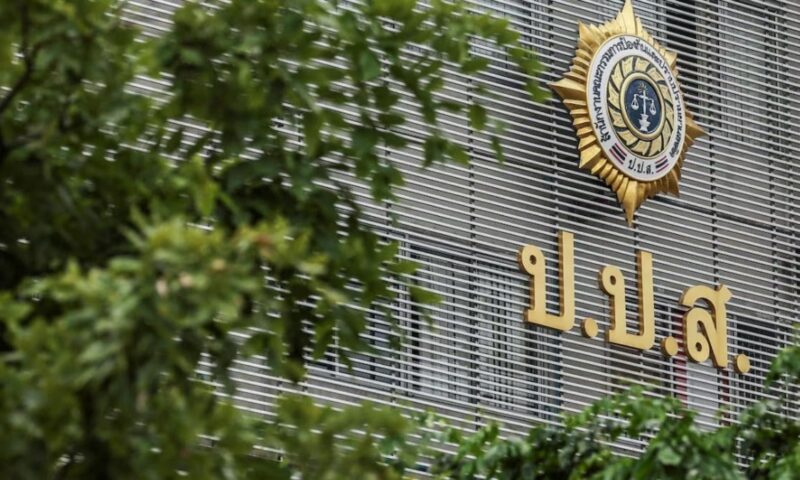 عصابات مخدرات تستغل مواقع التواصل لتجنيد مهربين بقطاع الطيران