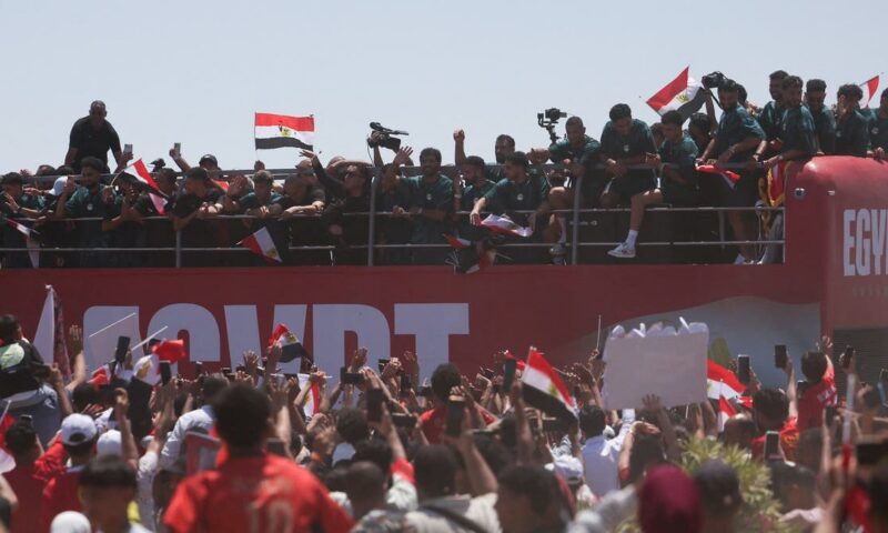 بالصور.. الآلاف يحتفون بمنتخب مصر بعد أفضل مشاركة في تاريخ كأس العالم
