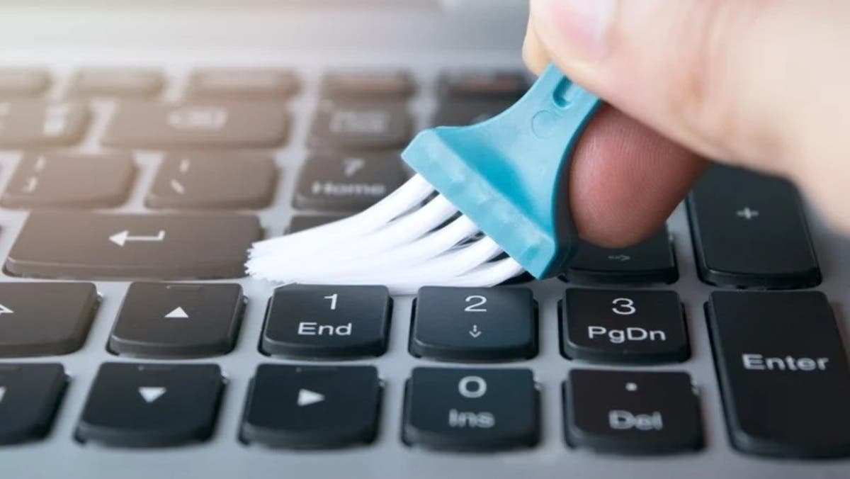 أفضل الطرق لتنظيف لوحة مفاتيح اللابتوب