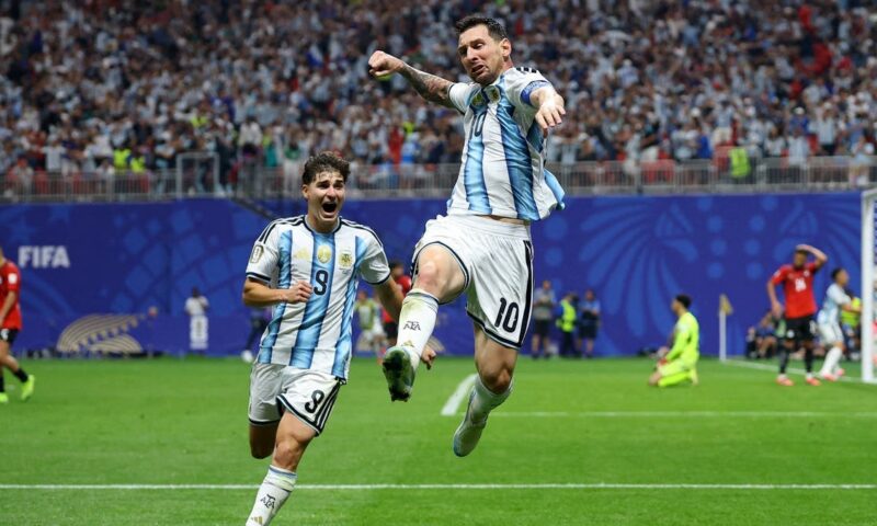 ميسي يستعين برقم المصري فوزي لإقصاء “الفراعنة” من كأس العالم