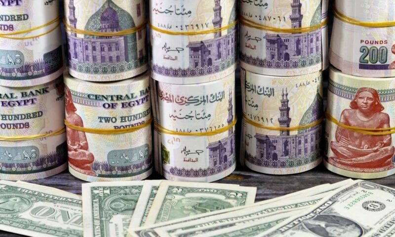 سعر الدولار في مصر يواصل تسجيل المكاسب.. الجنيه تحت الضغط