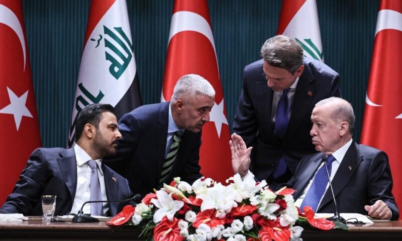 “ليش ما وقعت؟”.. وزير النقل العراقي يرد على جدل ارتباكه أمام أردوغان