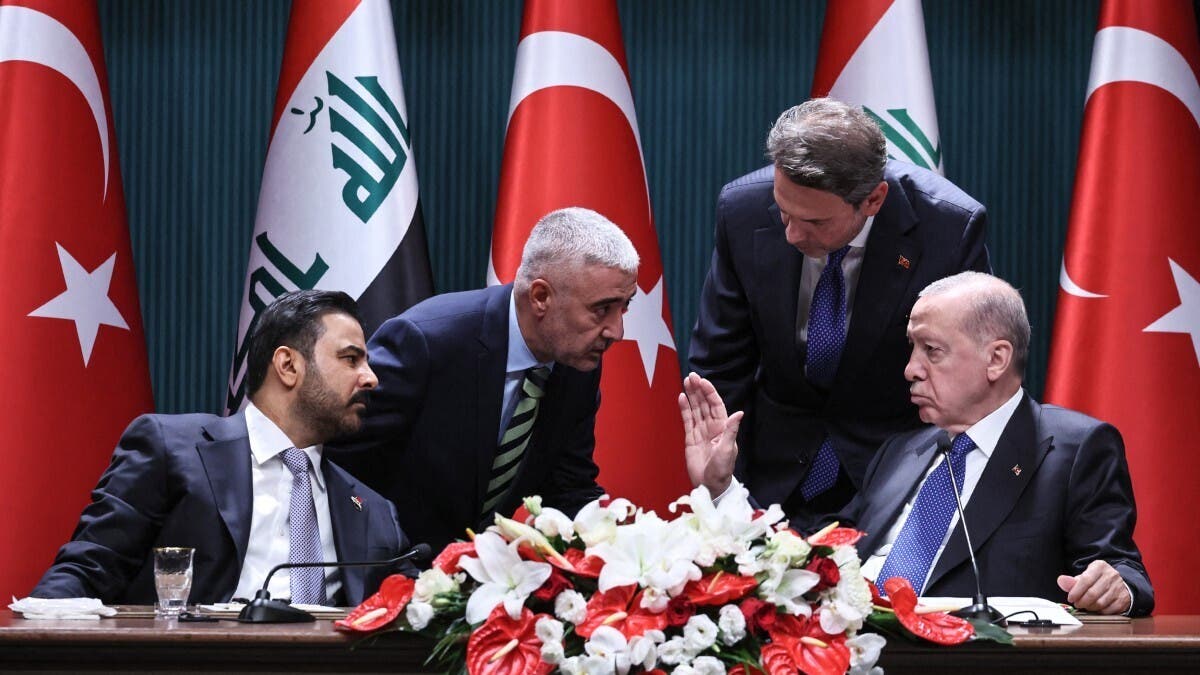 “ليش ما وقعت؟”.. وزير النقل العراقي يرد على جدل ارتباكه أمام أردوغان