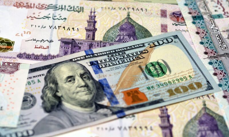 من 55 إلى 49.. هل انتصر الجنيه المصري في معركة الدولار؟