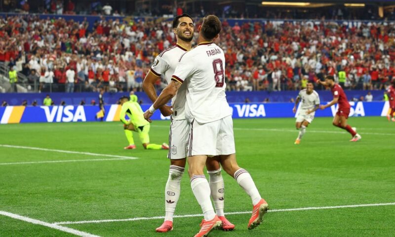 ميرينو ينهي أحلام البرتغال ورونالدو في الوقت القاتل