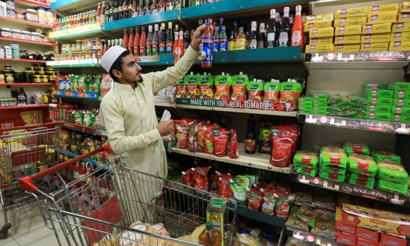 باكستان تدرس إجراءات تقشف جديدة مع تصاعد التوترات بين أميركا وإيران