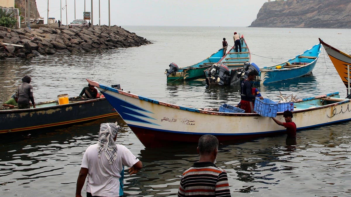 الإفراج عن 15 صياداً يمنياً بعد ثلاثة أشهر من الاحتجاز في إريتريا