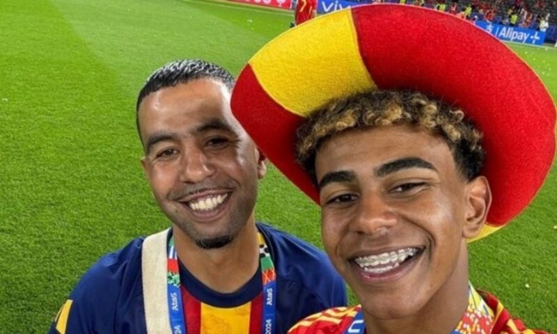 والد لامين يامال: تواجدي في نهائي كأس العالم قد يسبب المشاكل لابني