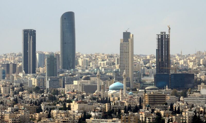 الجيش الأردني يعترض 3 صواريخ إيرانية وسقوط رابع بمنطقة نائية