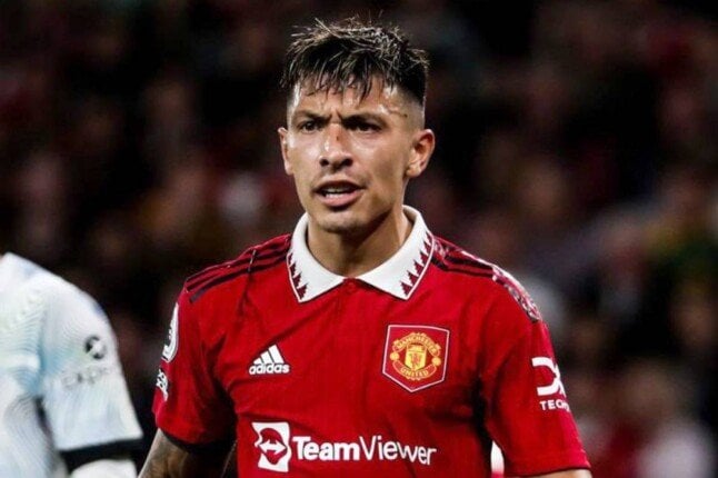 بعد التألق مع الأرجنتين.. أتلتيكو مدريد يستهدف مدافع مانشستر يونايتد