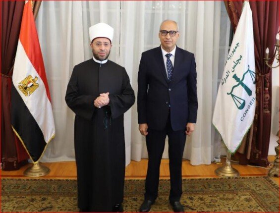 وزير الأوقاف يهنئ رئيس مجلس الدولة بتولي منصبه الجديد