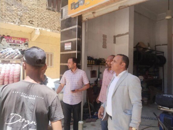 تشميع 10 محال بمركزي بني مزار ومطاي لمزاولتها النشاط دون ترخيص بالمنيا