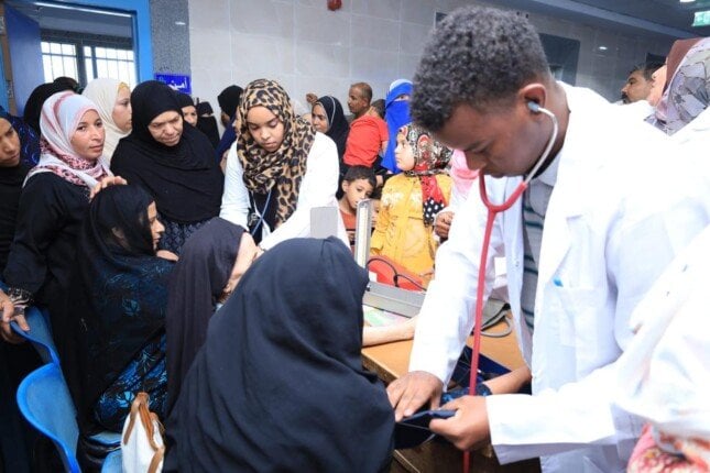 ​900 مستفيد وصرف العلاج بالمجان.. جامعة المنيا تواصل دورها التنموي بقافلة شاملة لقرية برمشا بالعدوة