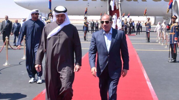 الرئيس السيسي يودع الشيخ محمد بن زايد آل نهيان رئيس دولة الإمارات بمطار العلمين الدولي