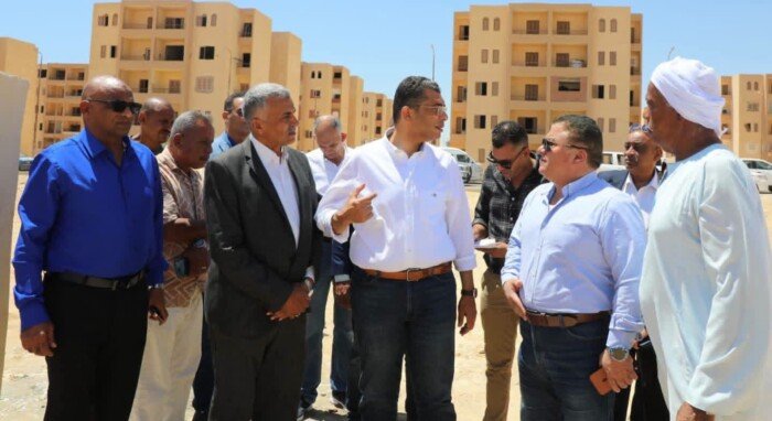 بتكلفة 315 مليون جنيه.. محافظ البحر الأحمر يضع حجر الأساس لموزع كهرباء بالقصير