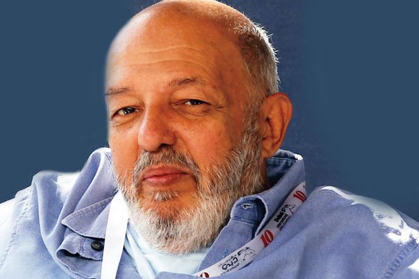 «10سنوات من الحضور».. صناع الفن يحتفون بمسيرة المخرج محمد خان الأحد المقبل