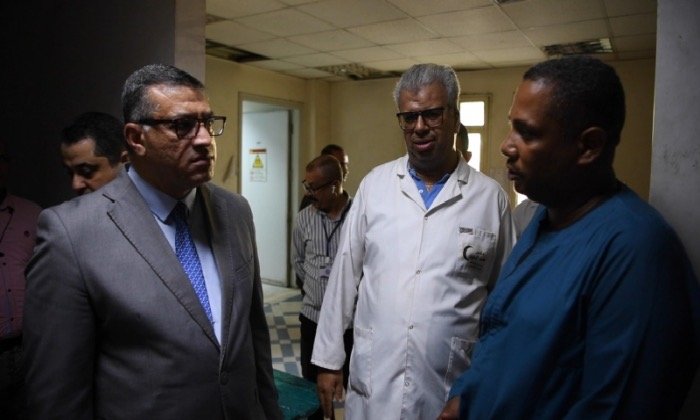 بعد جولة مفاجئة.. محافظ قنا يكلف مديرًا جديدًا لمستشفى قنا العام