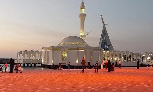 مواقيت الصلاة في جدة.. كيف تعرف أوقات الفريضة بدقة على مدار العام؟