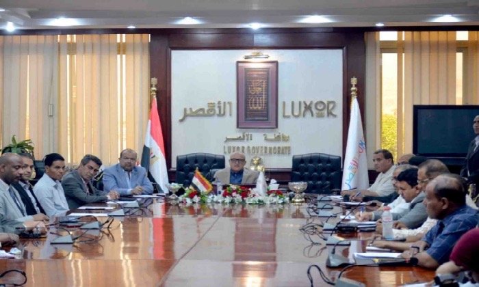 محافظ الأقصر يستعرض جهود اللجنة العامة لحماية الطفولة