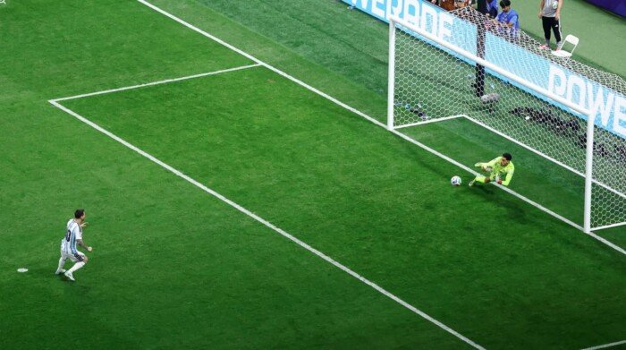 كأس العالم 2026.. مصطفى شوبير يتصدى ركلة جزاء تاريخية ضد ميسي في المونديال «فيديو»