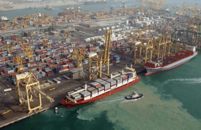 إيران تعلن عودة الملاحة التجارية مع قطر عبر ميناء الرويس