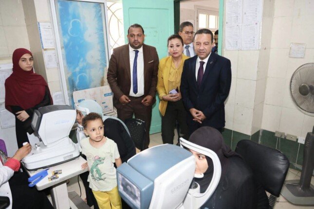 محافظ المنوفية ووفد اللجنة الطبية بمجلس الوزراء يتفقدان فعاليات القافلة الطبية بقرية طه شبرا