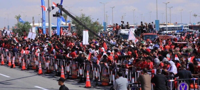 الجماهير تحتشد في العلمين لاستقبال منتخب مصر عقب المشاركة التاريخية في كأس العالم