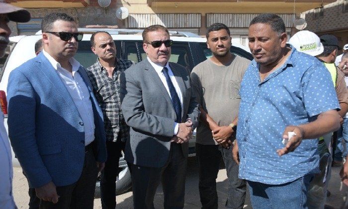 محافظ بورسعيد يتفقد أعمال رفع مخلفات الهدم بمنطقة القابوطي