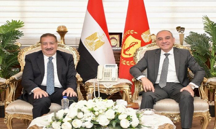 محافظ بورسعيد ورئيس الهيئة العامة للاستعلامات يبحثان تعزيز التعاون الإعلامي والتوعوي