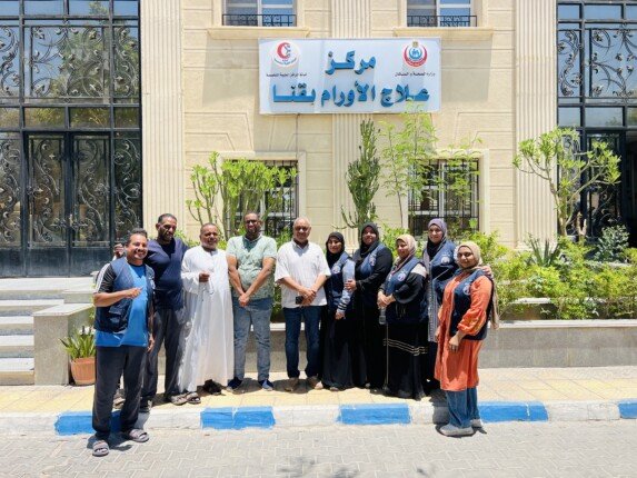 مؤسسة الدكتور محمود بكري تطلق مبادرة «سقيا الماء» لتوزيع المياه المعدنية على المواطنين بقنا