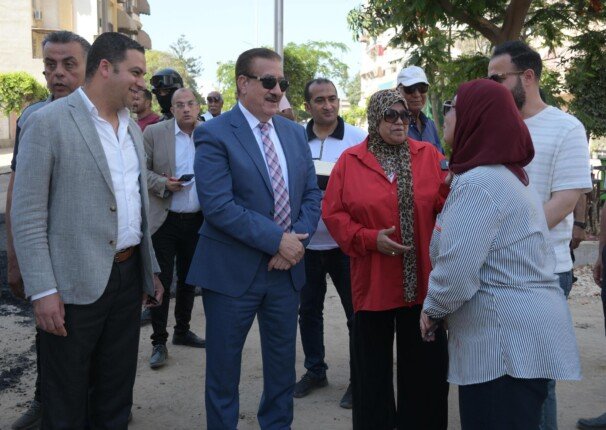 محافظ بورسعيد يتفقد تطوير شارع 15 سبتمبر ومشروع مجمع العبور التجاري ببورفؤاد