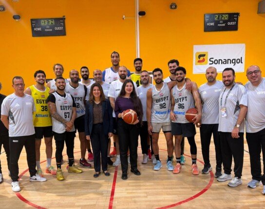 سفارة مصر في أنجولا تستقبل بعثة منتخب السلة.. والسفيرة تتابع تدريبات الفراعنة قبل انطلاق تصفيات كأس العالم