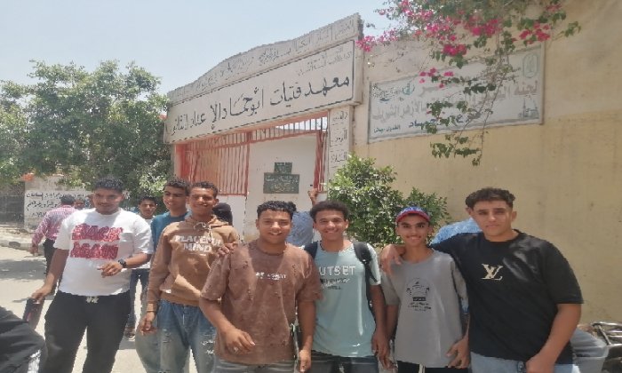 ارتياح بين طلاب الثانوية الأزهرية بالشرقية بعد امتحان التوحيد.. والأسئلة في مستوى الطالب المتوسط