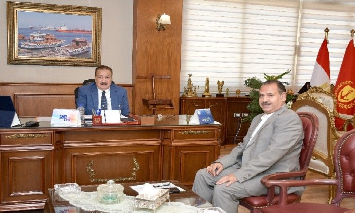محافظ بورسعيد يؤكد أهمية دور نقابة المهندسين في دعم جهود التنمية