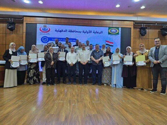نائب وزير الصحة يتفقد عددا من المنشآت الصحية بالدقهلية ويوجه بصرف مكافآت للمتميزين