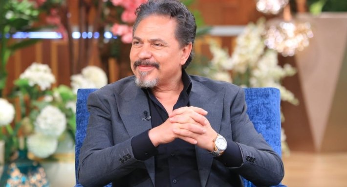 محمد رياض يكشف كواليس اختيار بوستر الدورة الـ19 للمهرجان القومي للمسرح: تلقينا نحو 100 تصميم