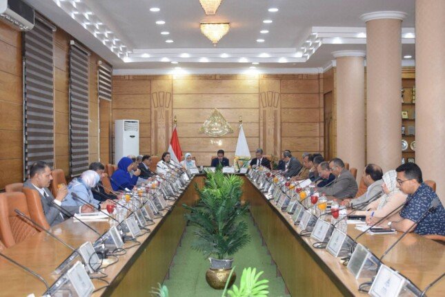 مجلس جامعة بنها يعتمد استراتيجية الذكاء الاصطناعي ويقر قواعد الدكتوراه الفخرية وبرامج دولية مشتركة
