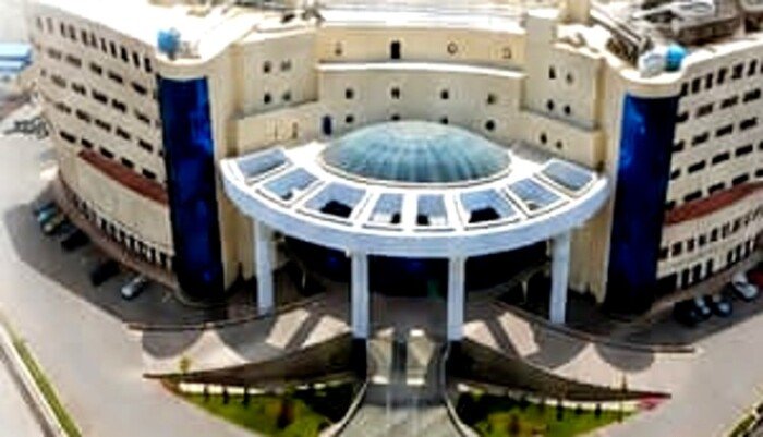مستشفيات جامعة كفر الشيخ تُجري 13.5 ألف عملية جراحية وتُنفذ أكثر من 304 آلاف تحليل طبي خلال عام