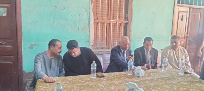 بحضور مصطفى بكري.. عزاء موحد في «نجع عزوز» يجسد التلاحم المجتمعي ويبعث برسائل قوية للتهدئة