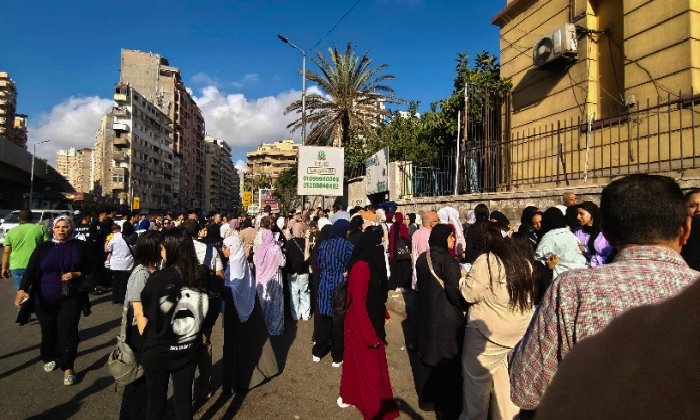 بين القلق والترقب.. طلاب الثانوية العامة بالإسكندرية يؤدون امتحاني الكيمياء والجغرافيا