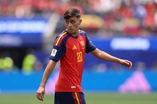 بيدري: هدف إنييستا غيّر حياتي.. وميسي سيظل مصدر إلهام لكل لاعب