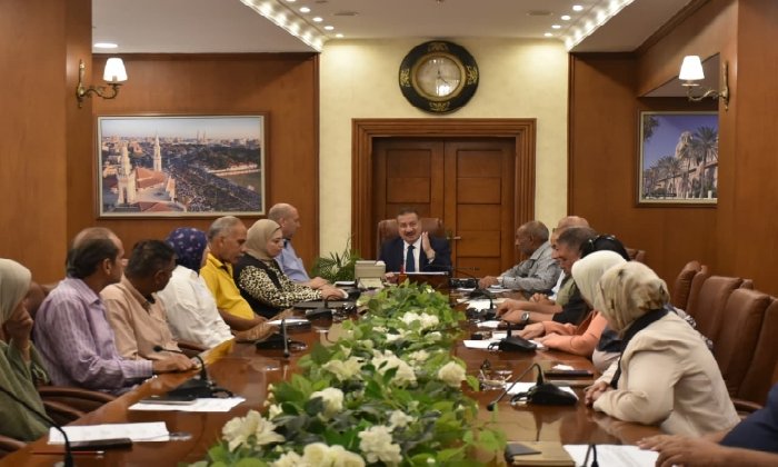 محافظ بورسعيد يتابع ملفات التقنين والتصالح والمتغيرات المكانية.. ويوجه بتسريع الإنجاز وتحسين الخدمات