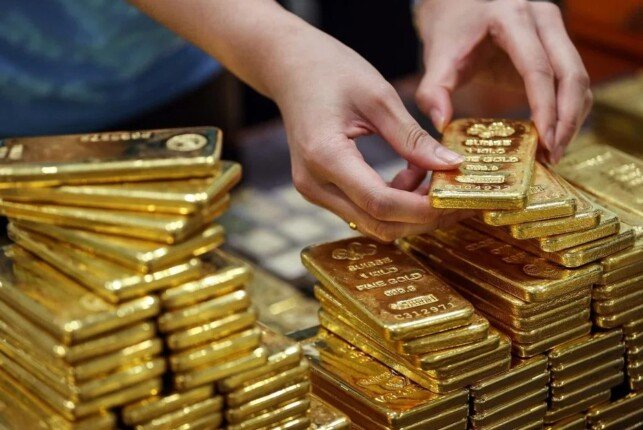 البنك المركزي المصري يشترى أكثر من 2000 أونصة ذهب جديدة الشهر الماضي