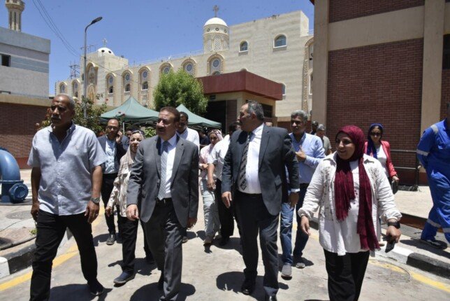 محافظ بورسعيد ورئيس شركة المياه بمحافظات القناة يتفقدان محطة رفع صرف صحي الضواحي