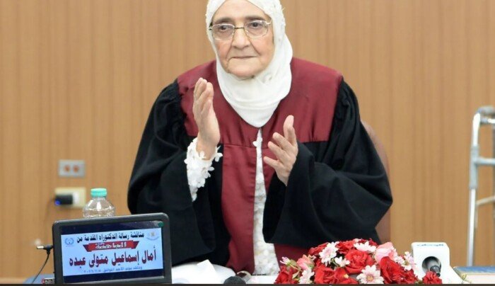 وزير الأوقاف وصف عزيمتها بالفولاذية.. قصة آمال إسماعيل قبل حصولها على الدكتوراه في سن الـ 83
