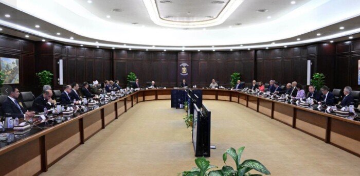 رئيس الوزراء: الحكومة تعمل على زيادة المخزون الاستراتيجي من المواد البترولية