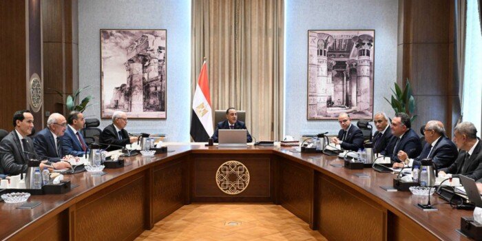 رئيس الوزراء يستعرض جهود تحفيز بيئة الاستثمار بمنطقة شبه جزيرة سيناء