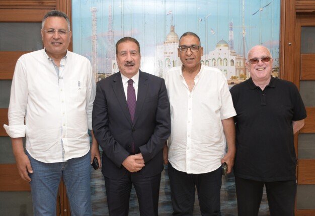 محافظ بورسعيد يبحث دعم النادي المصري وتطوير قطاع الناشئين